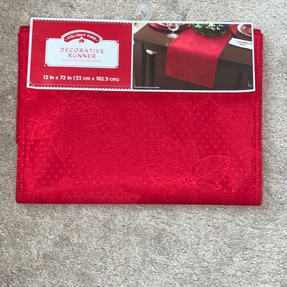 NWT🌟Christmas Table Runner - Picture 4 of 8